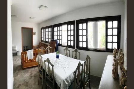 Casa à venda com 300m², 3 quartos e 2 vagas