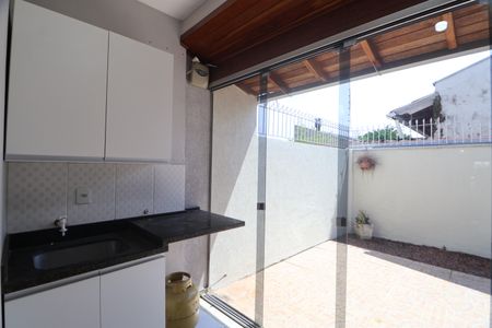 Casa à venda com 87m², 2 quartos e 1 vagaÁrea de Serviço