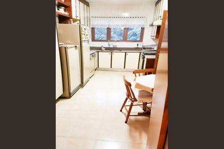 Casa à venda com 268m², 4 quartos e 5 vagas
