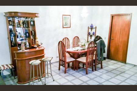 Casa à venda com 268m², 4 quartos e 5 vagas