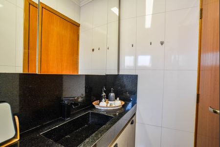 Apartamento à venda com 110m², 2 quartos e 2 vagas Apartamento à venda com 110m², 2 quartos e 2 vagasBanheiro da Suíte