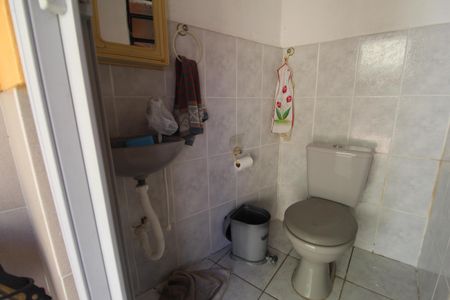 Casa de condomínio para alugar com 168m², 5 quartos e 2 vagasQuintal - Banheiro