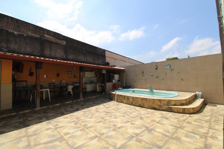 Casa de condomínio para alugar com 168m², 5 quartos e 2 vagasQuintal