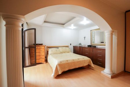 Apartamento à venda com 206m², 4 quartos e 4 vagas Apartamento à venda com 206m², 4 quartos e 4 vagasSuíte 2