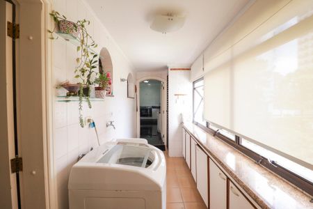 Apartamento à venda com 206m², 4 quartos e 4 vagas Apartamento à venda com 206m², 4 quartos e 4 vagasÁrea de Serviço