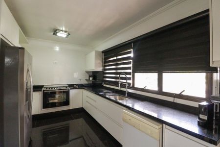 Apartamento à venda com 206m², 4 quartos e 4 vagas Apartamento à venda com 206m², 4 quartos e 4 vagasCozinha
