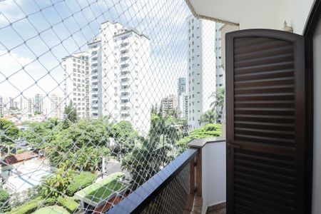 Apartamento à venda com 206m², 4 quartos e 4 vagas Apartamento à venda com 206m², 4 quartos e 4 vagasVaranda da Suíte 1