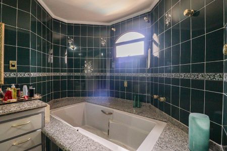 Apartamento à venda com 206m², 4 quartos e 4 vagas Apartamento à venda com 206m², 4 quartos e 4 vagasVaranda da Suíte 2