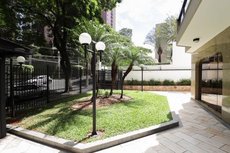 Apartamento à venda com 206m², 4 quartos e 4 vagas Apartamento à venda com 206m², 4 quartos e 4 vagasEntrada