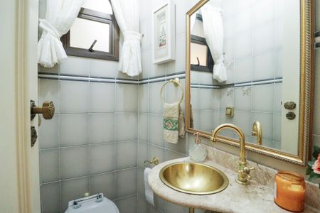 Apartamento à venda com 206m², 4 quartos e 4 vagas Apartamento à venda com 206m², 4 quartos e 4 vagasLavabo