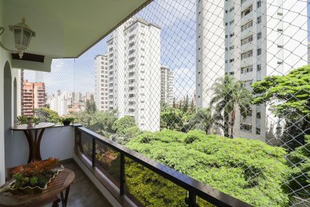 Apartamento à venda com 206m², 4 quartos e 4 vagas Apartamento à venda com 206m², 4 quartos e 4 vagasVaranda da Sala