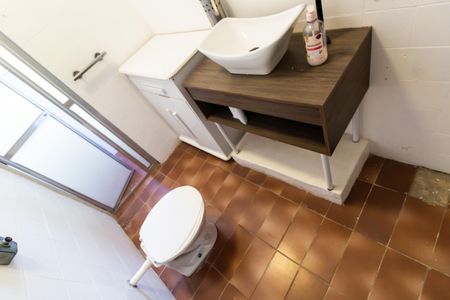 Casa à venda com 650m², 4 quartos e 2 vagas Casa à venda com 650m², 4 quartos e 2 vagasBanheiro do Corredor