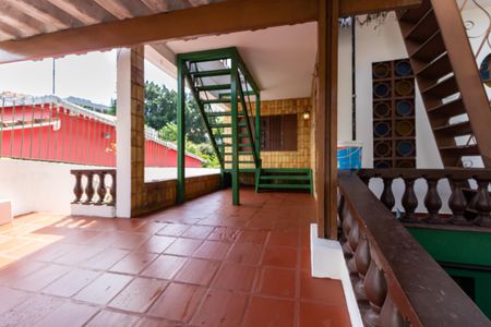 Casa à venda com 650m², 4 quartos e 2 vagas Casa à venda com 650m², 4 quartos e 2 vagasGaragem