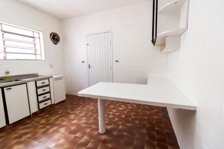Casa à venda com 650m², 4 quartos e 2 vagas Casa à venda com 650m², 4 quartos e 2 vagasCozinha
