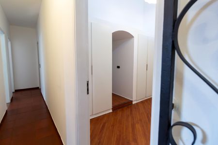 Casa à venda com 650m², 4 quartos e 2 vagas Casa à venda com 650m², 4 quartos e 2 vagasQuarto 2