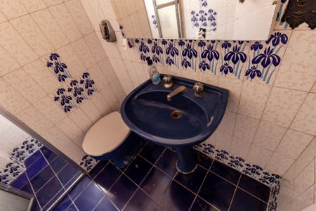 Casa à venda com 650m², 4 quartos e 2 vagas Casa à venda com 650m², 4 quartos e 2 vagasBanheiro do Piso Térreo