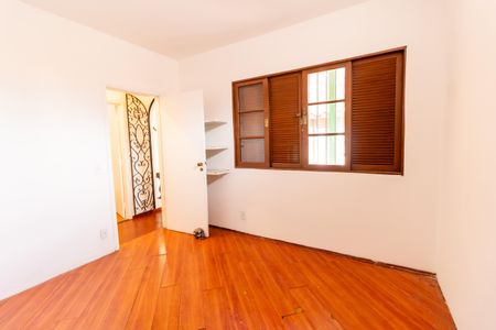 Casa à venda com 650m², 4 quartos e 2 vagas Casa à venda com 650m², 4 quartos e 2 vagasQuarto 1