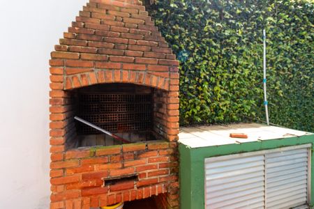 Casa à venda com 650m², 4 quartos e 2 vagas Casa à venda com 650m², 4 quartos e 2 vagasChurrasqueira