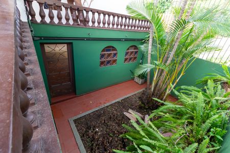 Casa à venda com 650m², 4 quartos e 2 vagas Casa à venda com 650m², 4 quartos e 2 vagasQuintal