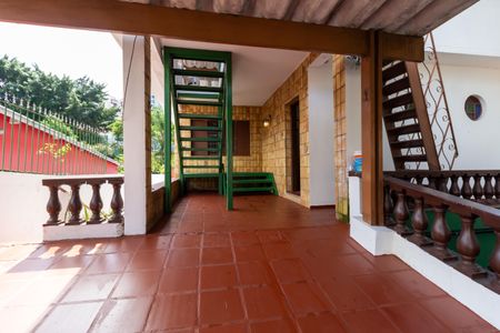 Casa à venda com 650m², 4 quartos e 2 vagas Casa à venda com 650m², 4 quartos e 2 vagasGaragem