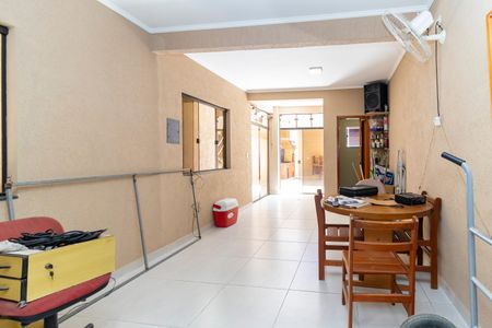 Casa à venda com 252m², 3 quartos e 2 vagas Casa à venda com 252m², 3 quartos e 2 vagasSalão de Festas