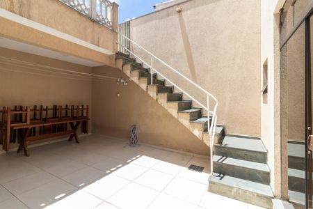 Casa à venda com 252m², 3 quartos e 2 vagas Casa à venda com 252m², 3 quartos e 2 vagasQuintal