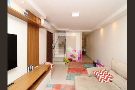 Casa à venda com 141m², 3 quartos e 2 vagasSala