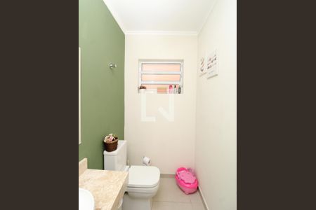 Casa à venda com 141m², 3 quartos e 2 vagasLavabo