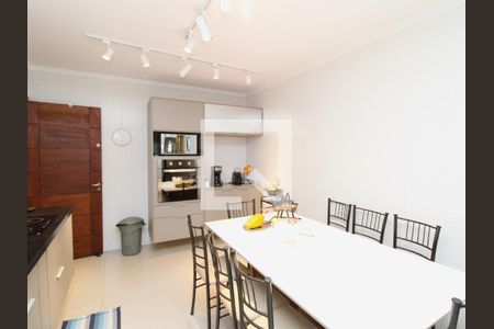 Casa à venda com 141m², 3 quartos e 2 vagasCozinha