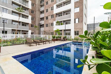 Studio à venda com 24m², 1 quarto e sem vaga Studio à venda com 24m², 1 quarto e sem vagaÁrea comum - Piscina