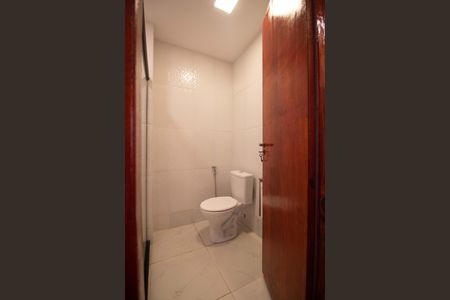 Apartamento à venda com 105m², 2 quartos e sem vaga Apartamento à venda com 105m², 2 quartos e sem vagaBanheiro da Suíte