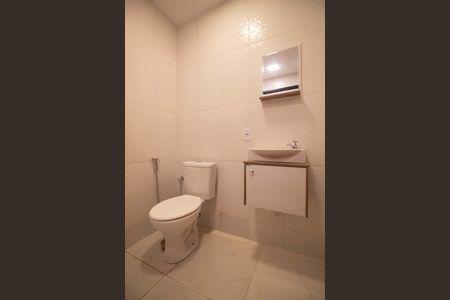 Apartamento à venda com 105m², 2 quartos e sem vaga Apartamento à venda com 105m², 2 quartos e sem vagaBanheiro da Suíte