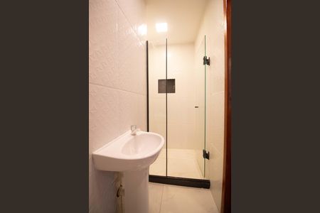 Apartamento à venda com 105m², 2 quartos e sem vaga Apartamento à venda com 105m², 2 quartos e sem vagaBanheiro social