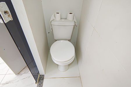 Casa à venda com 144m², 3 quartos e 1 vaga Casa à venda com 144m², 3 quartos e 1 vagaBanheiro da Suíte 2