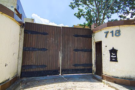 Casa à venda com 144m², 3 quartos e 1 vaga Casa à venda com 144m², 3 quartos e 1 vagaFachada