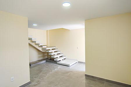 Casa à venda com 144m², 3 quartos e 1 vaga Casa à venda com 144m², 3 quartos e 1 vagaSala