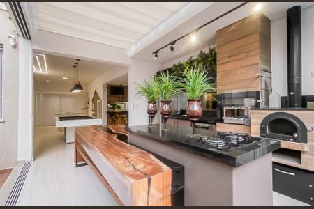 Casa à venda com 290m², 3 quartos e 4 vagas Casa à venda com 290m², 3 quartos e 4 vagasÁrea comum - Churrasqueira