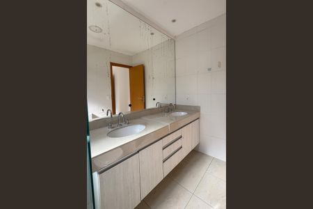 Apartamento à venda com 116m², 3 quartos e 2 vagasBanheiro da Suíte 1