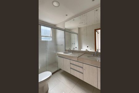 Apartamento à venda com 116m², 3 quartos e 2 vagasBanheiro da Suíte 1