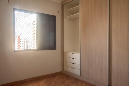 Apartamento à venda com 96m², 3 quartos e 2 vagasQuarto 2