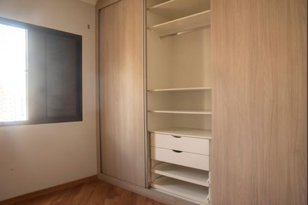 Apartamento à venda com 96m², 3 quartos e 2 vagasQuarto 2