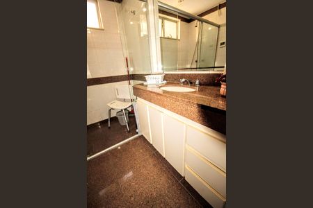 Apartamento à venda com 146m², 4 quartos e 2 vagasBanheiro 2