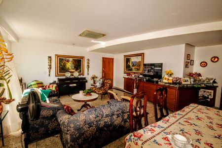 Apartamento à venda com 146m², 4 quartos e 2 vagasSala