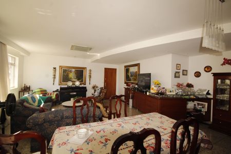 Apartamento à venda com 146m², 4 quartos e 2 vagasSala