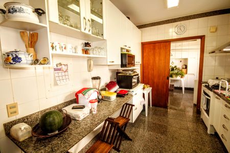 Apartamento à venda com 146m², 4 quartos e 2 vagasCozinha