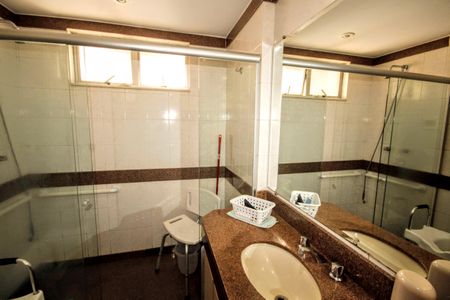 Apartamento à venda com 146m², 4 quartos e 2 vagasBanheiro 2