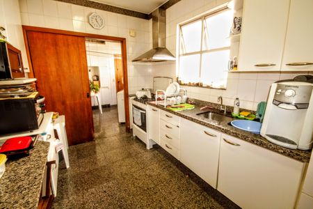 Apartamento à venda com 146m², 4 quartos e 2 vagasCozinha