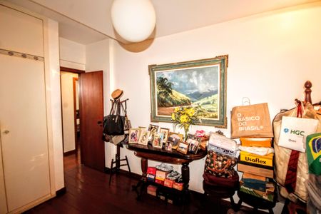 Apartamento à venda com 146m², 4 quartos e 2 vagas Quarto 3