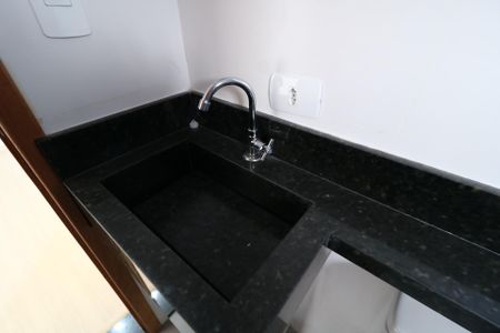 Apartamento para alugar com 58m², 2 quartos e 1 vagaBanheiro da Suíte - Pia