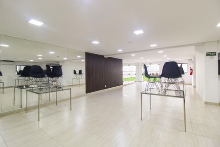 Apartamento para alugar com 43m², 2 quartos e sem vaga Apartamento para alugar com 43m², 2 quartos e sem vagaÁrea comum - Salão de festas
